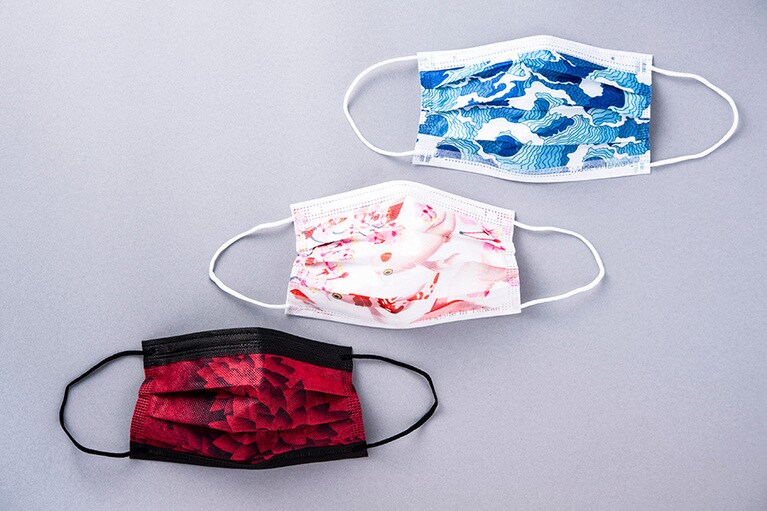 写真上：水之呼吸 30枚入 399元／丰荷開発 写真中・下：POYA寶雅限定「2021新年款」魚躍龍門、花開富貴 各10枚入り 各159元／令和醫療口罩