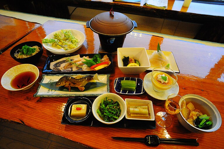 ランプの宿 高峰温泉［長野／高峰温泉］夕食一例。