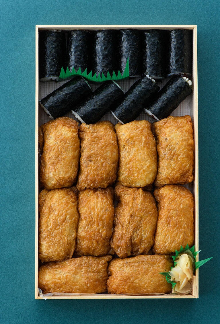 世代問わずに喜ばれる品。かんぴょう巻き10個、いなり寿司10個の詰め合わせ 2,150円／四谷 志乃多寿司