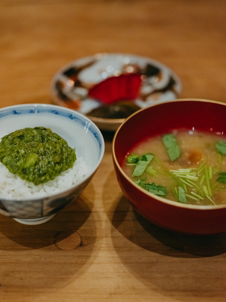 最後はわらびご飯とお味噌汁と香の物で。