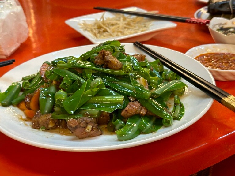 台湾には見たこともない山の野菜がいっぱい。