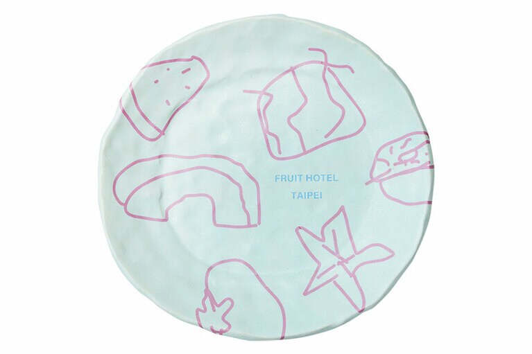 アーティスト「SHOKKI」とのコラボプレート。／fruit hotel taipei（フルーツ ホテル タイペイ）