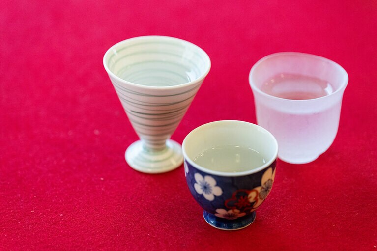 好みのぐい呑みを選んで、好みのお酒を見つけて。