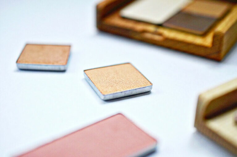 パレットなら好きな色を組み合わせられるタイプがオススメ。