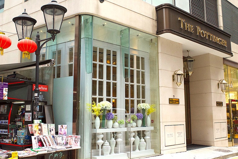 ブティックホテルのザ・ポッティンジャーはヨーロッパの雰囲気。シックでクリーミィなパステルカラーを選んでいるので、とてもエレガントな雰囲気だ。