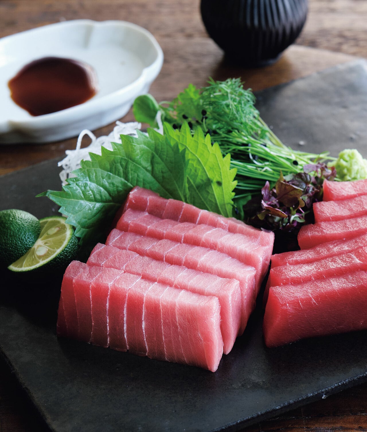 国産生本マグロ中トロ・赤身柵セット 320g　中トロ160g、赤身160g 7,980円（送料込）／築地わだつみ