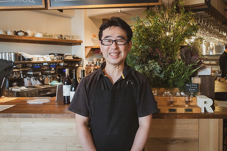 総料理長の佐藤仁志シェフ。