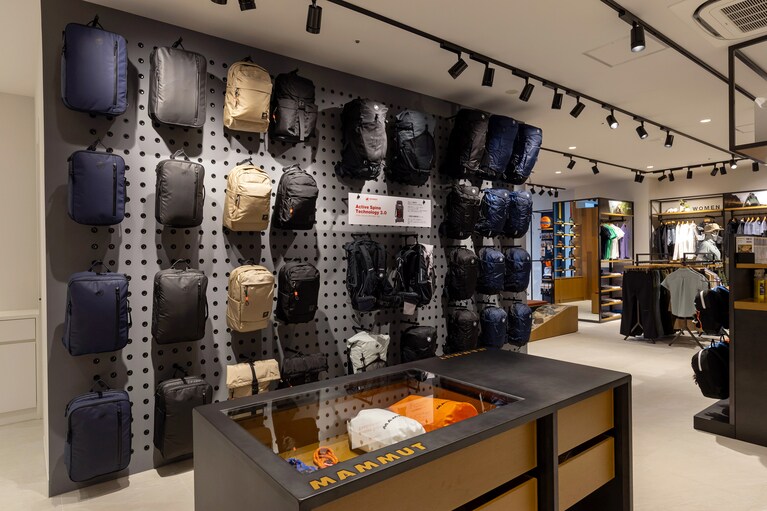 “日本一楽しい街”博多に誕生した日本一楽しいアウトドアストア「マムート 福岡天神」