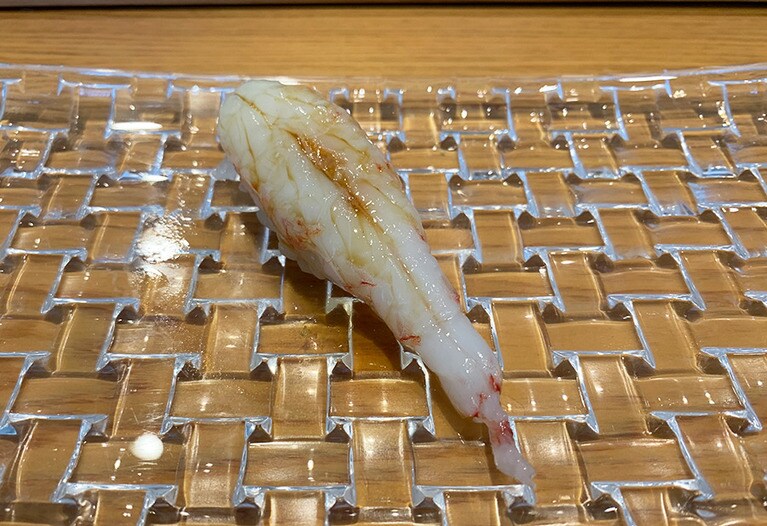 とろりとした甘さが口に広がるボタンエビ。