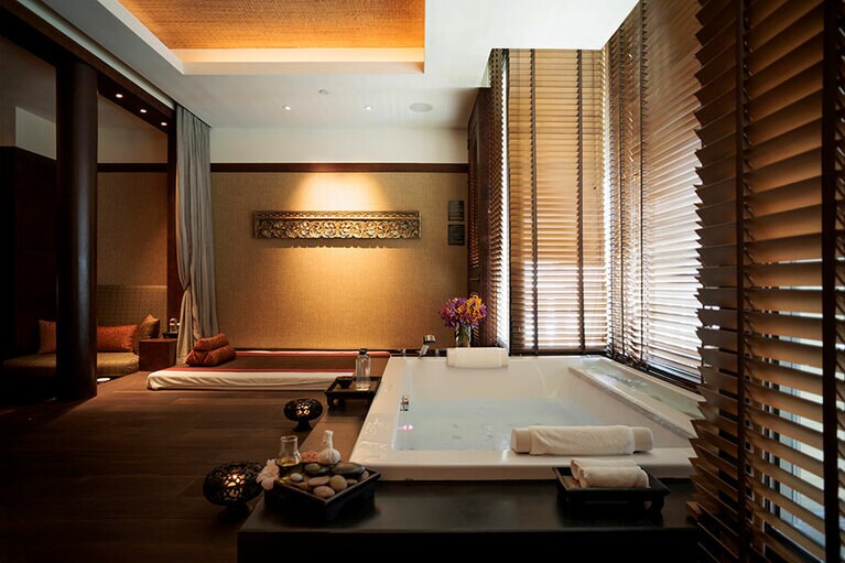 東洋・西洋・アーユルヴェーダの哲学が融合したトリートメントに身をゆだねる「ザ・ペニンシュラ スパ」。