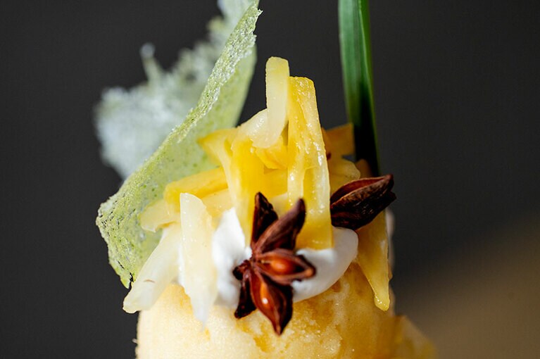 「パイナップル／国産グレープフルーツ／スパイス」。