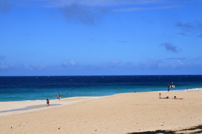こちらは2019年の頃。この夏訪れた時とビーチの形が少し違います。