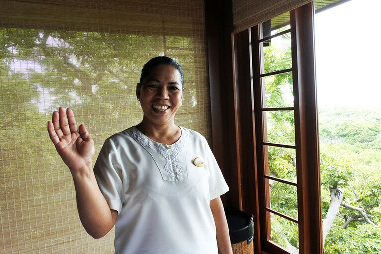 スパ・セラピストのノリさん。分厚い手の平が熟練の証。