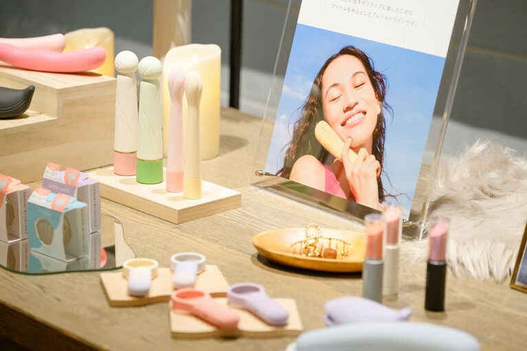 2013年3月、「性を表通りに、誰もが楽しめるものに変えていく」をビジョンに誕生した「iroha」。