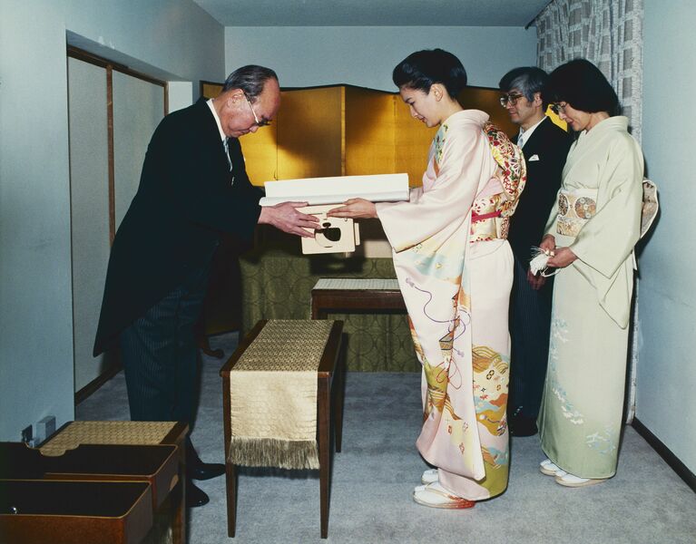 1990年1月12日、東京・目白の川嶋家で行われた「納采の儀」　宮内庁提供