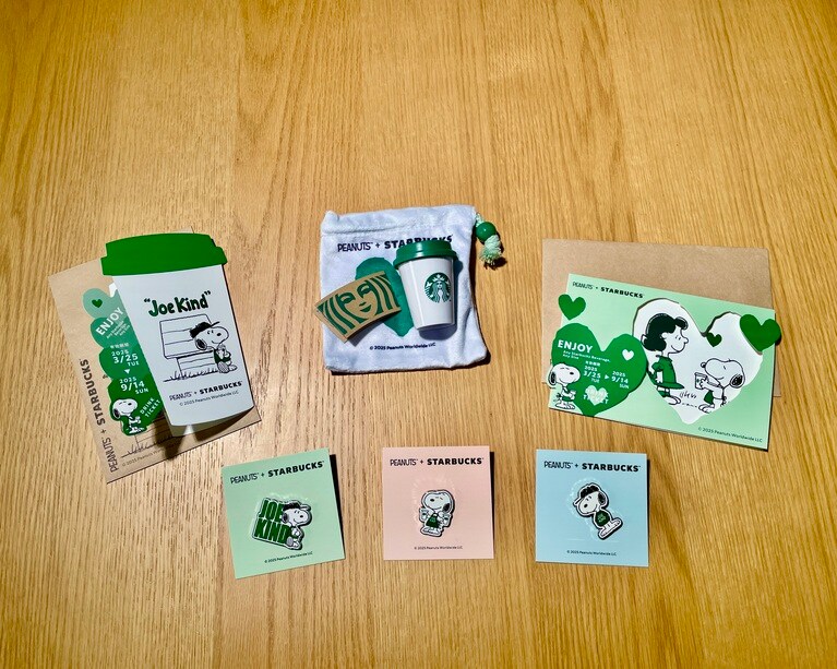 店舗でもオンラインストアでも購入できるアイテム。「PEANUTS ミニカップギフト」や「PEANUTS ビバレッジカード」など、新しい門出やちょっぴり寂しい別れの季節にぴったりな、気軽に贈れるアイテムが揃っています。