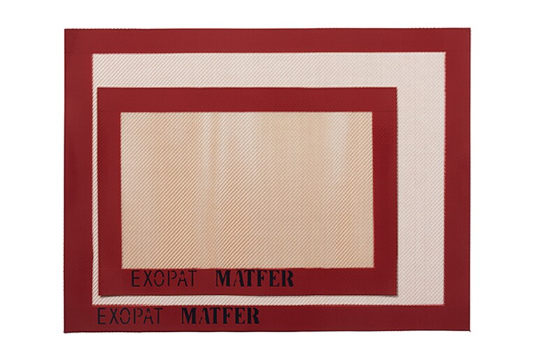 マトファー社の「シルパット」上から：29.5×20.5㎝ 2,500円、40×30㎝ 3,100円／マトファー・ジャパン