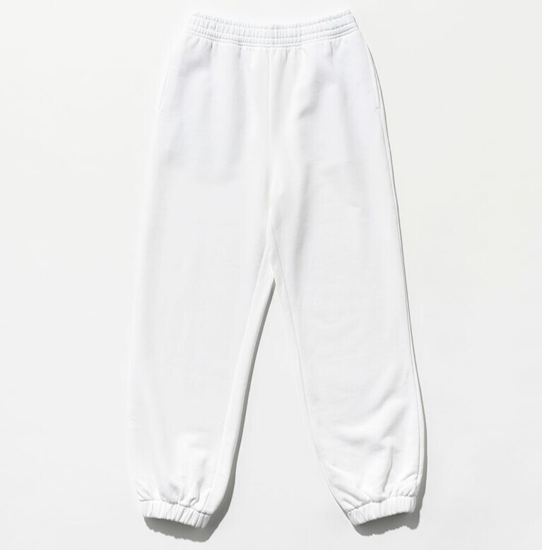スウェットパンツ 2,990円。