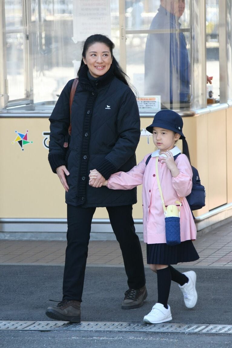 幼稚園時代の愛子さまと雅子さま　©JMPA