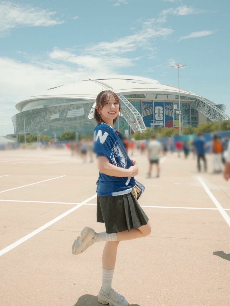 玉井詩織さんのミニスカコーデ（本人のInstagramより引用）