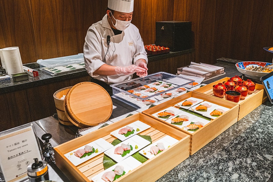 北陸の新鮮な魚介を使った握りも味わえる「THE HOTEL SANRAKU KANAZAWA」は金沢滞在に最適。