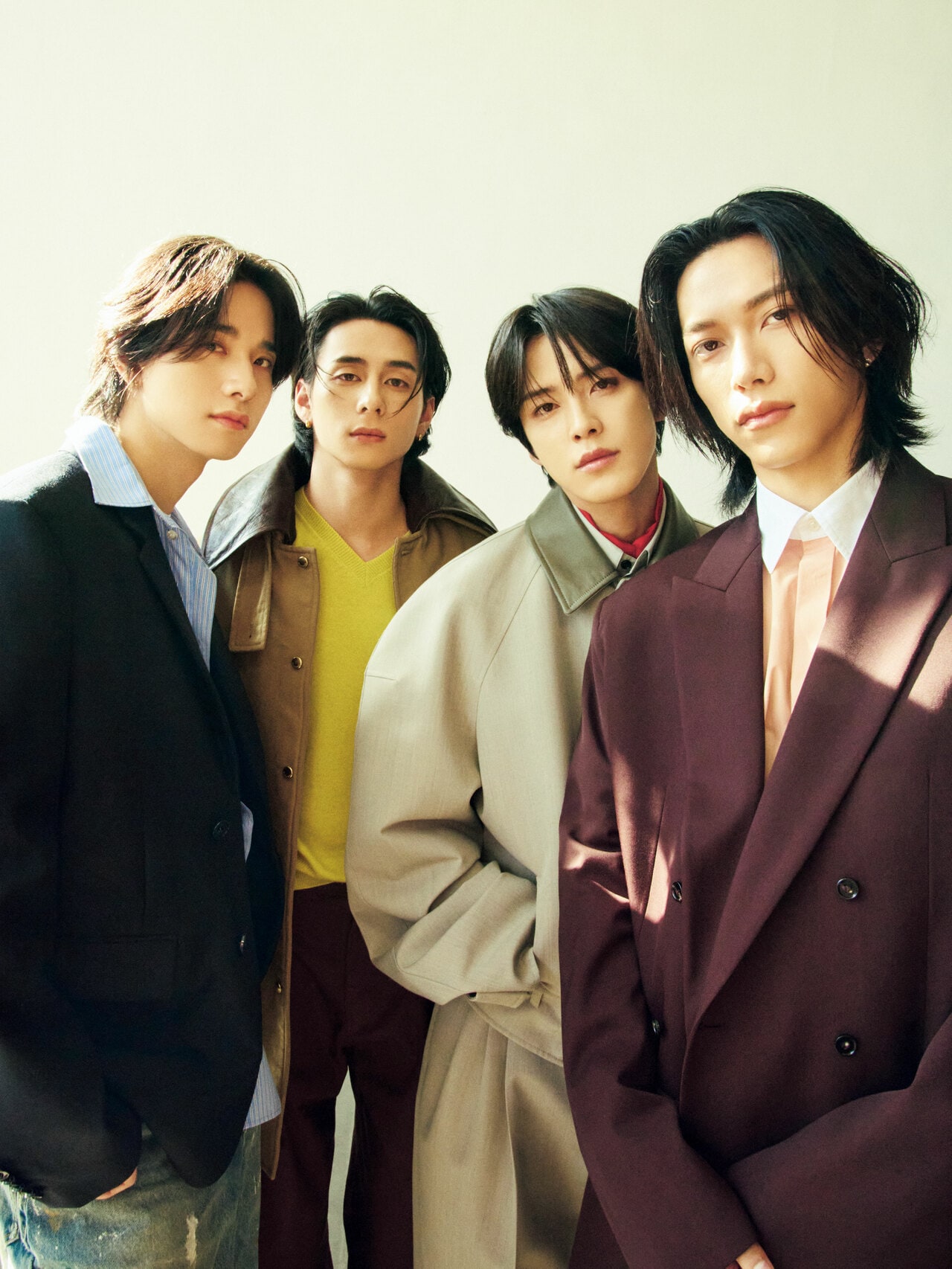 JI BLUE。左から佐藤景瑚さん（JO1）、西洸人さん（INI）、河野純喜さん（JO1）、池﨑理人さん（INI）。