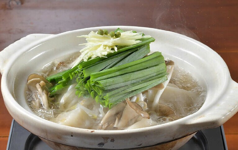 【やきとり餃子道場 さくら】生スパイス入り餃子鍋。