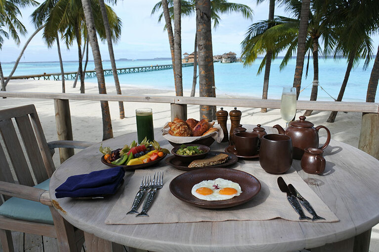 ミスター・フライデーにお願いして、好きな場所に朝食をセッティング。