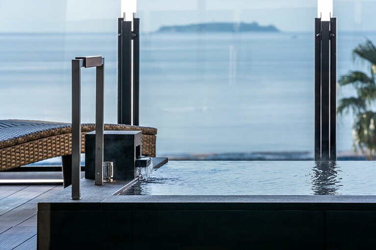 客室露天風呂。