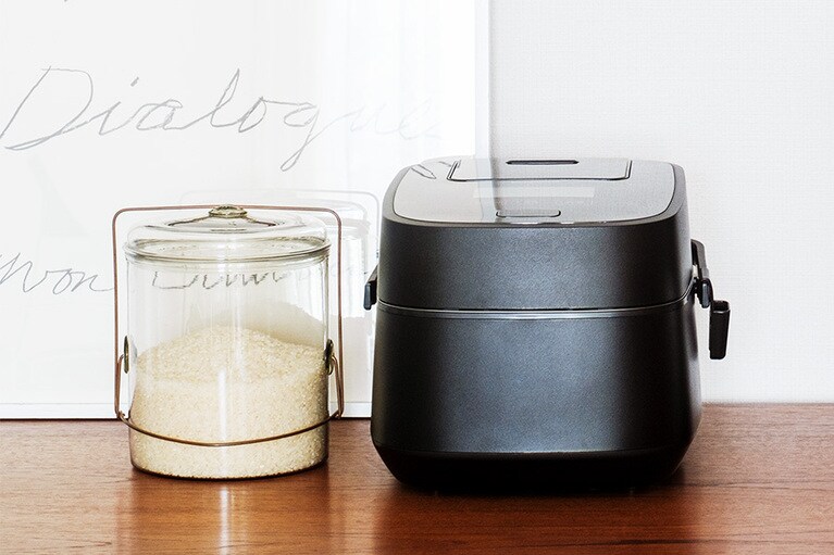 「IHジャー炊飯器」H23.4×W27.5×D36.1㎝ 7.7㎏ SR-VSX101 オープン価格。