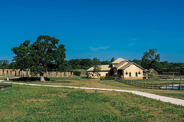 ローマ時代の遺跡から再現されたローマン・ヴィラ。