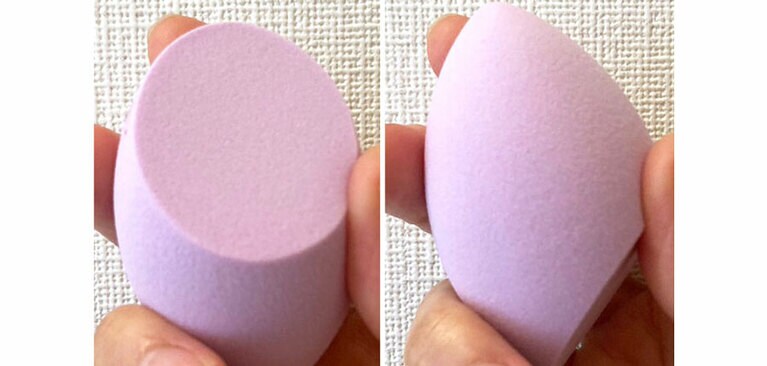 「3Dスポンジ〈WET＆DRY〉」。平面があってファンデを肌に置きやすいです。