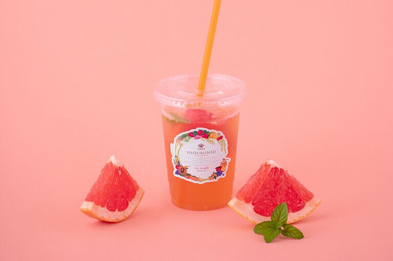 発酵酢屋 庄分酢 ピンクグレープフルーツスカッシュ 600円。GINZA SIX限定。