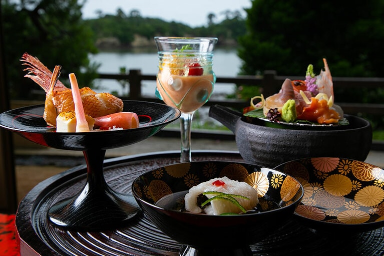 旬の贅沢を味わい尽くせるお料理も楽しみ。