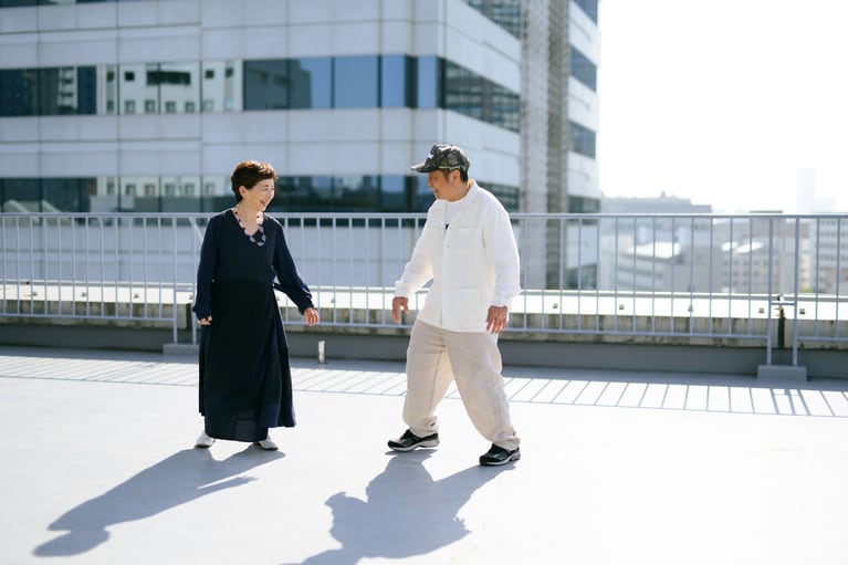 近田春夫さんと阿川佐和子さん。