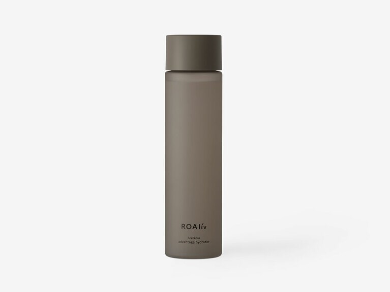 GE アドバンテージハイドレーター 200mL 5,500円。9種の共通成分のほか、肌をなめらかに整えるセラミドナノカプセル、抗シワ、抗シミ対策できる、“次世代レチノール”と呼ばれるバクチオールを配合。