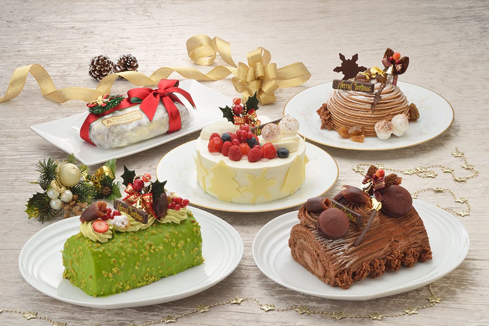 例年好評のホテルメイドのクリスマスケーキやおせち料理は、オンライン予約も可能。<br />https://www.yamanoue-hotel.co.jp/shop/