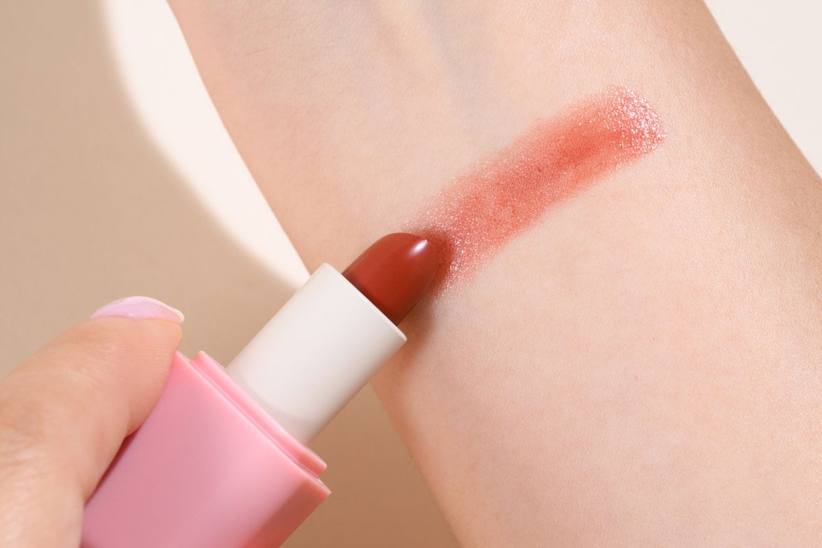 透け感があり、1度塗りでも重ねても美しい!