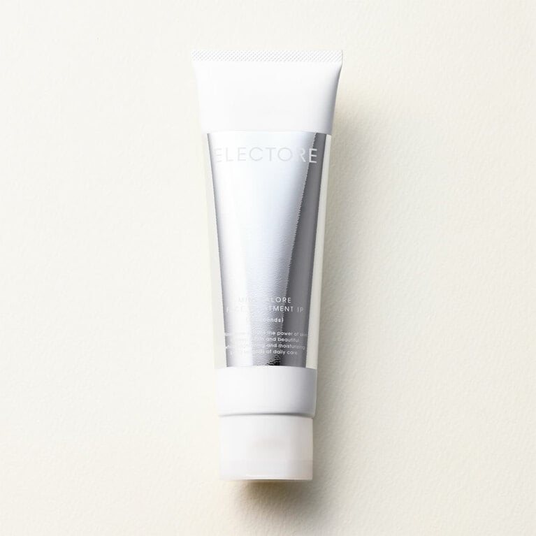 エレクトーレ ミネラルオーレ フェイストリートメント IP 200g 9,988円／エルビュー