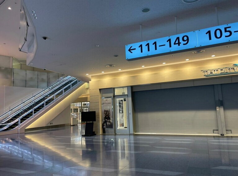 2年3ヶ月ぶりのハワイ旅。期待を胸に搭乗ゲートへ。