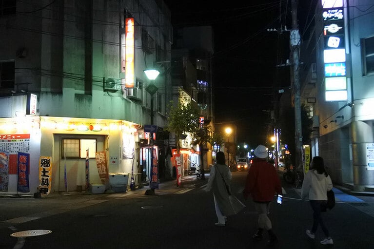 中心地の名瀬。夜の街もあります。