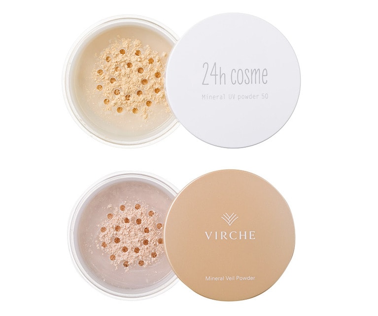 上：天然ミネラルでつくられたSPF50。ミントゼラニウムの香りでメイク直しがリラックスタイムに。24 ミネラルUVパウダー50 シャイニーベージュ SPF50・PA++++ 7g 2,300円／24h cosme(限定発売中)。下：マルラオイル配合で乾燥しにくい処方。ブルーライトや近赤外線などから肌を守る効果も。ミネラルベールパウダー SPF45・PA+++ 5g 3,000円／VIRCHE