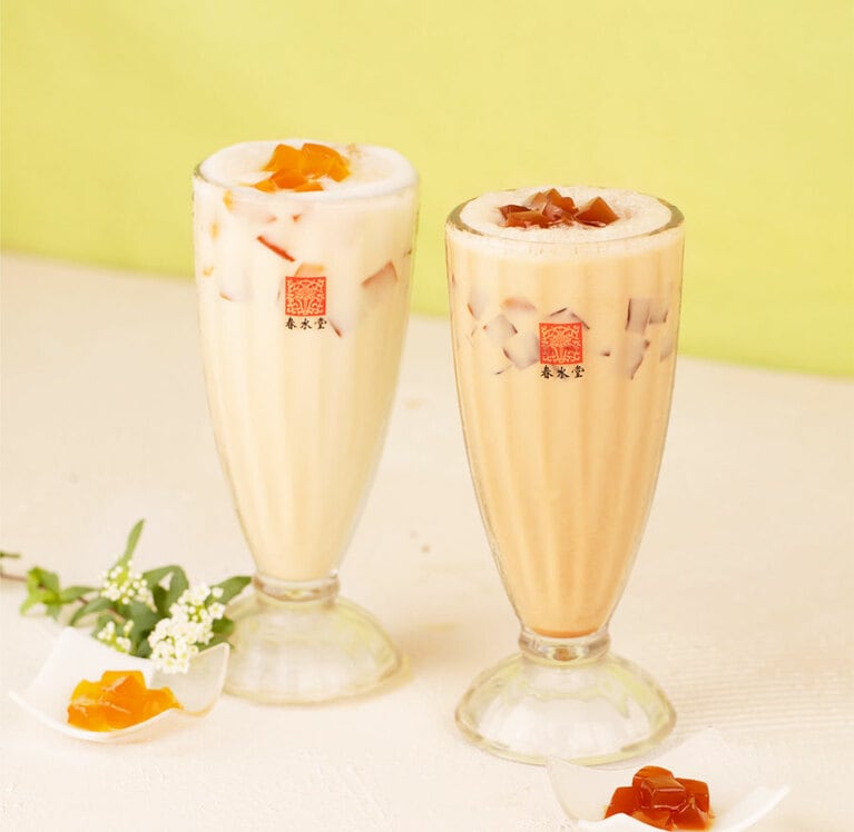 写真左から、「紅茶ゼリーミルクティー」 500円、「ジャスミンゼリーミルクティー」 500円。