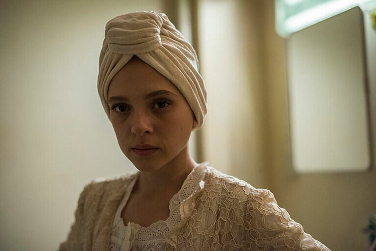 Netflixオリジナルシリーズ『アンオーソドックス』独占配信中。