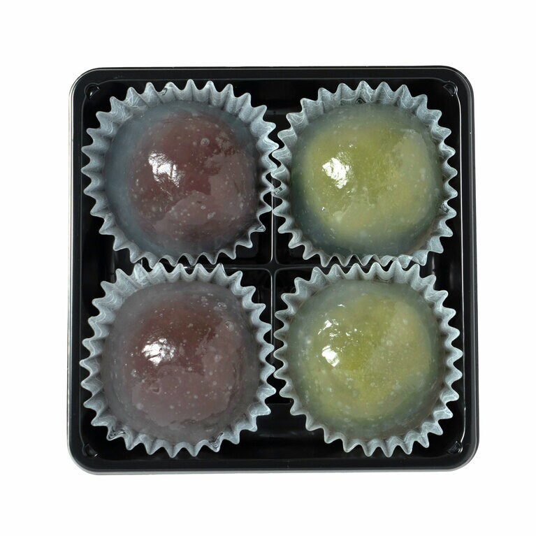 成城石井自家製 葛饅頭（抹茶・こし餡） 1個 431円。