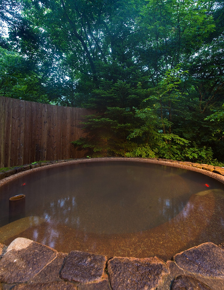 もずも［岐阜／平湯温泉］共同露天風呂。