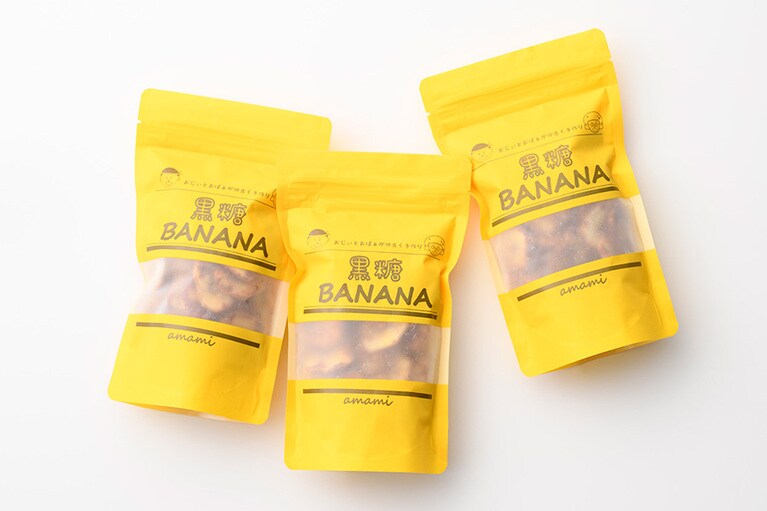 【鹿児島県】おじぃとおばぁが仲良く手作り てしま の「黒糖BANANA」各370円(140g)。