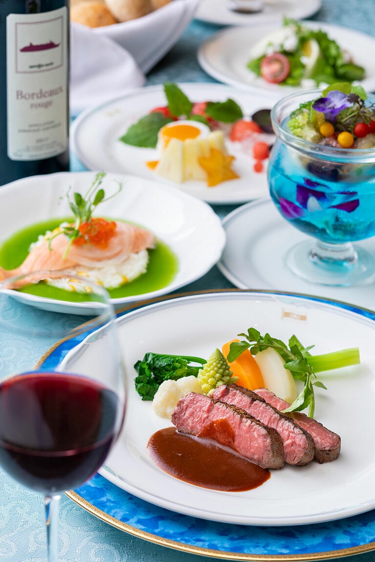 メインダイニング「瑞穂」の料理。