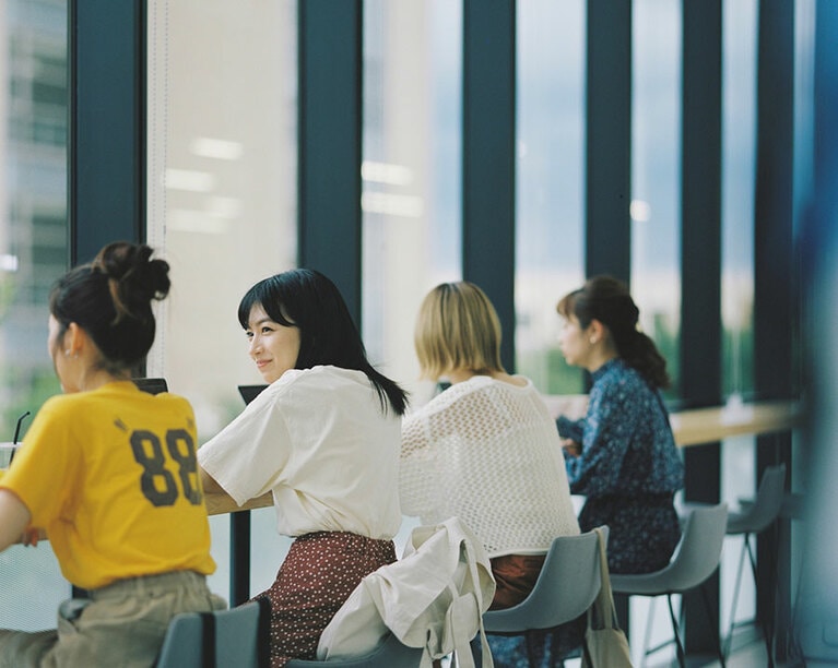 ©2022「わたし達はおとな」製作委員会