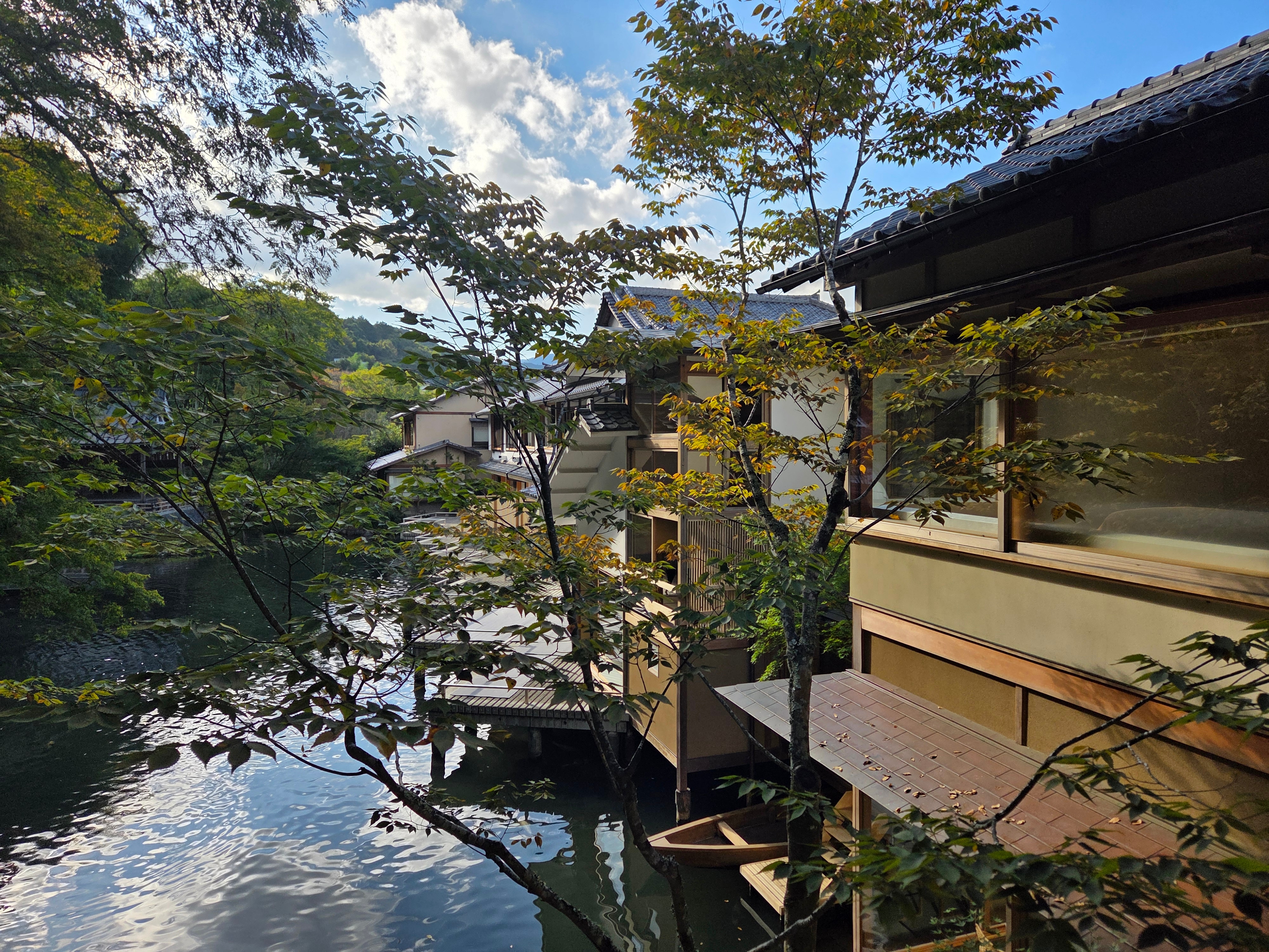 ヴィルレを想起させる緑豊かなロケーションでイベントは行われた。